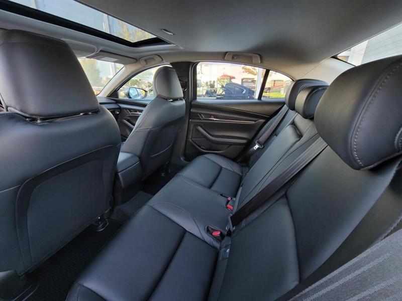 mazda Mazda3 2022 - 16