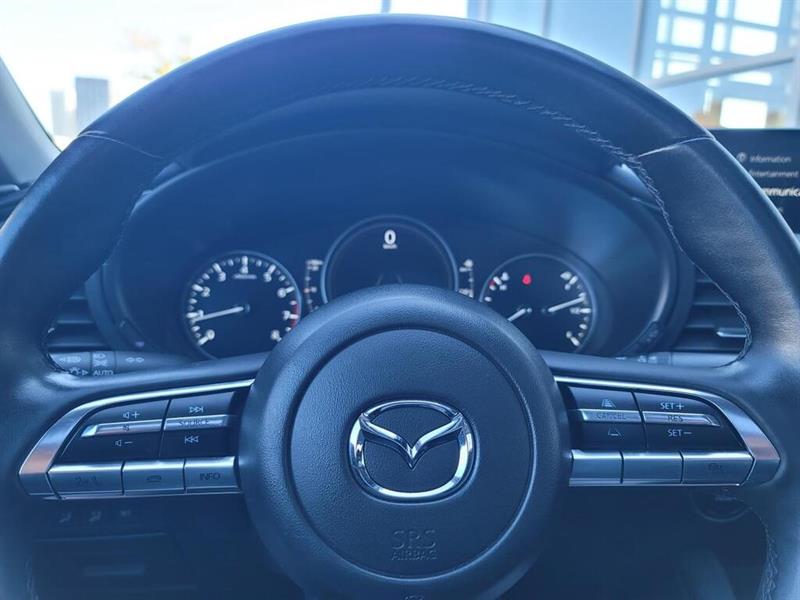 mazda Mazda3 2022 - 17