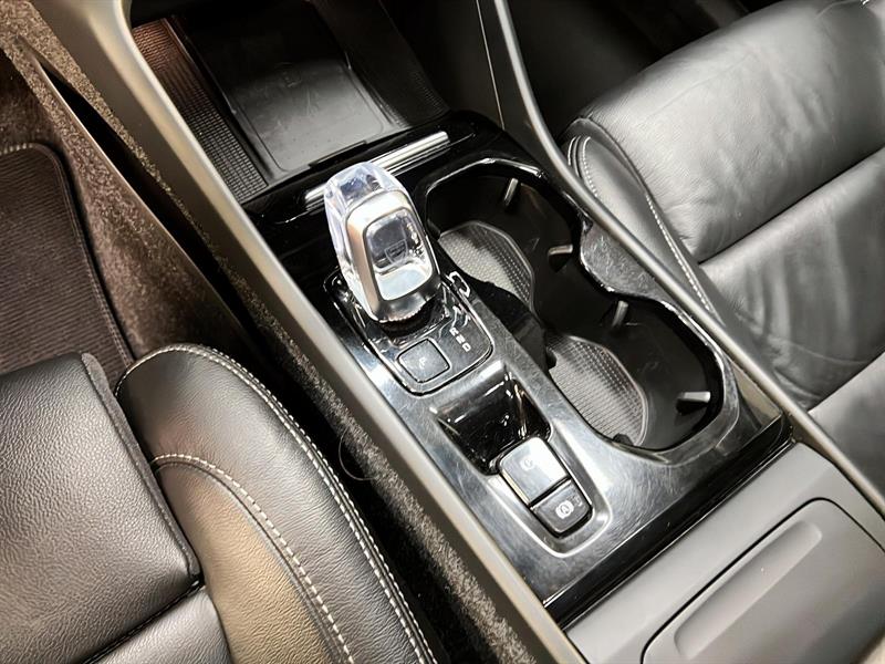 volvo XC40 2023 - 15