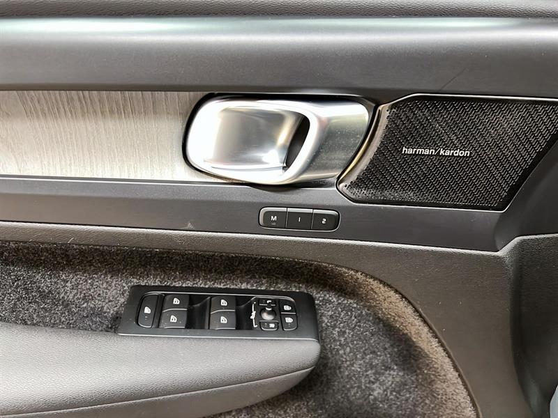 volvo XC40 2023 - 24