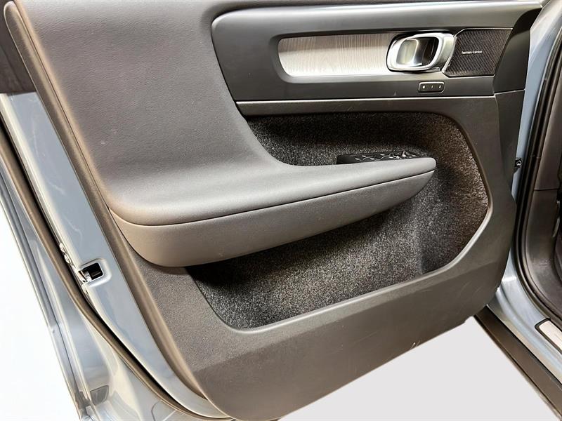 volvo XC40 2023 - 25