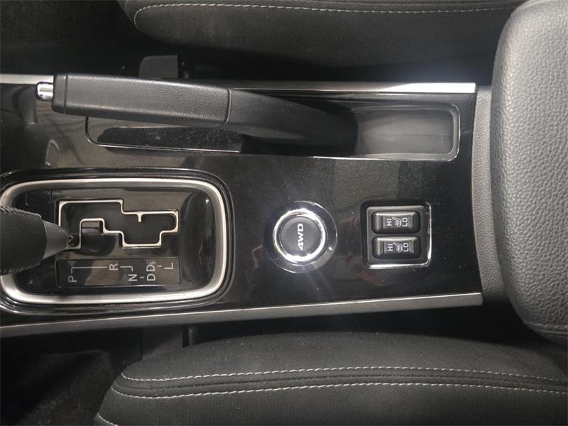 mitsubishi Outlander 2018 - 17