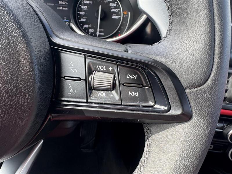 alfa romeo Giulia 2021 - 20