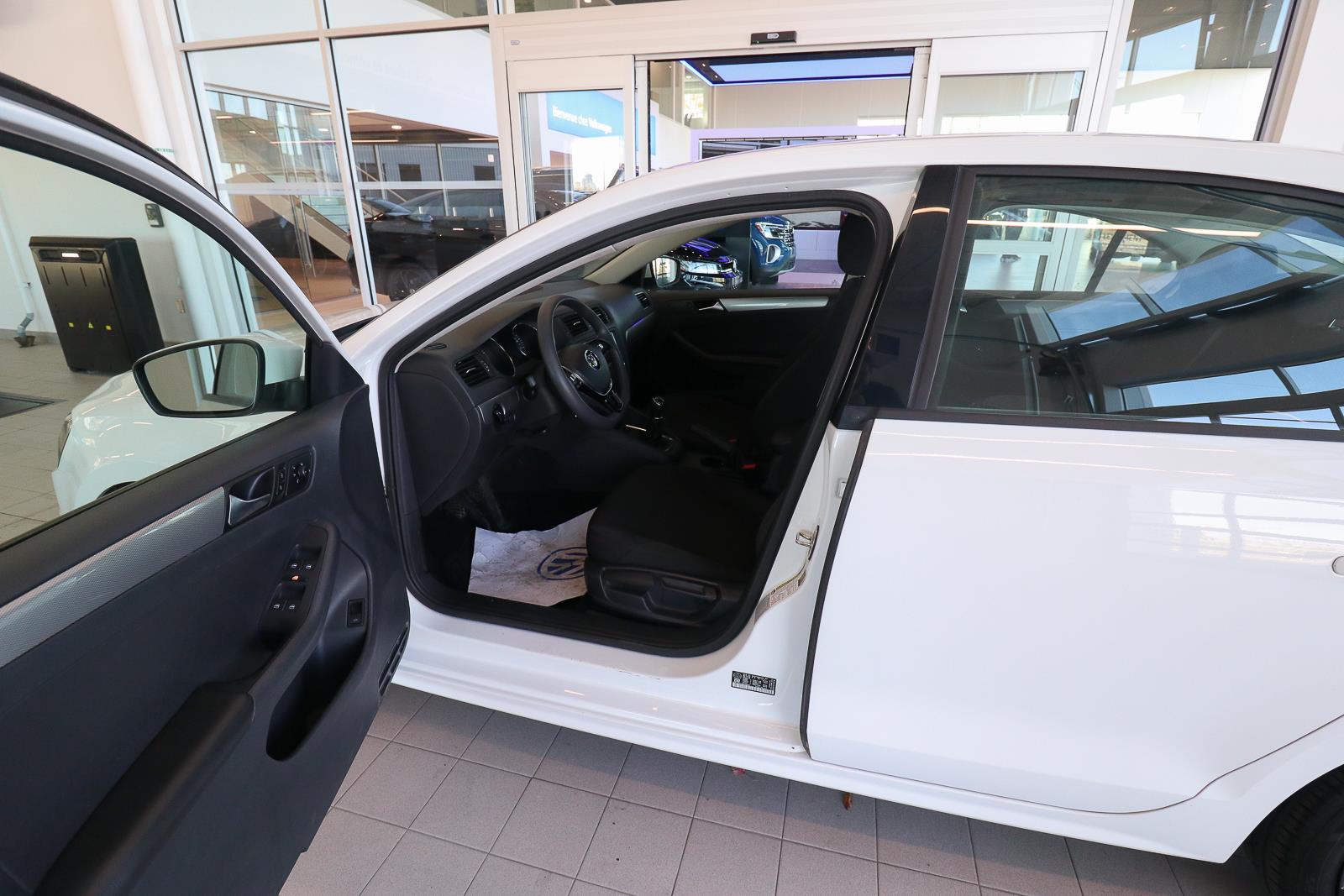 volkswagen Jetta Sedan 2017 - 10