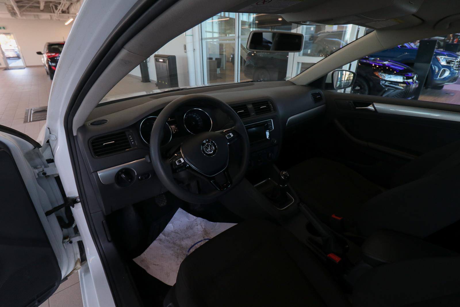 volkswagen Jetta Sedan 2017 - 11