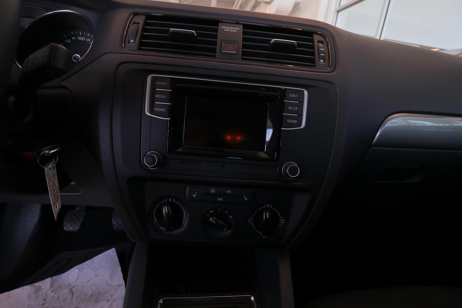 volkswagen Jetta Sedan 2017 - 14