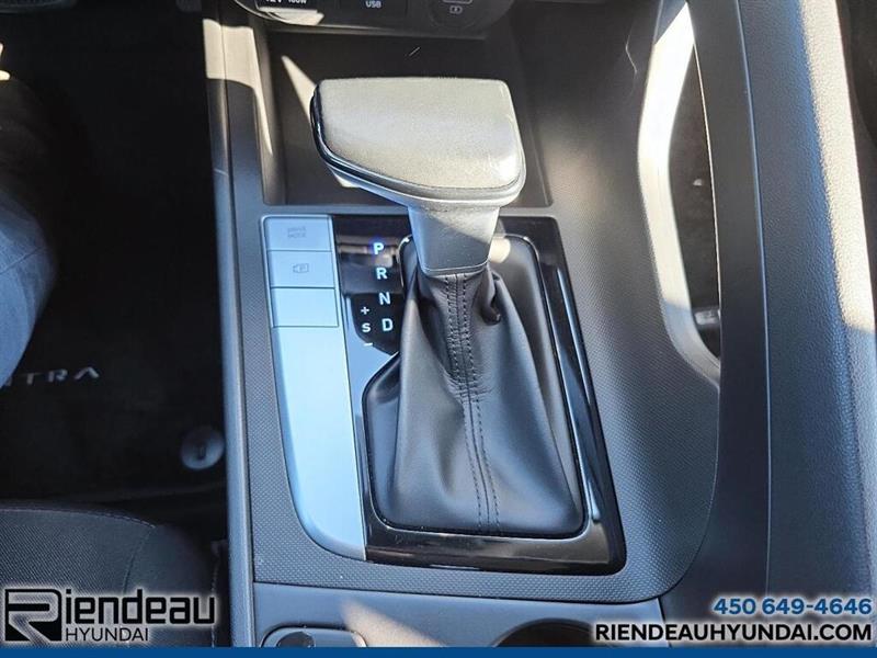 hyundai Elantra 2022 - 17