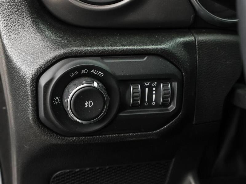 jeep Wrangler 2022 - 29