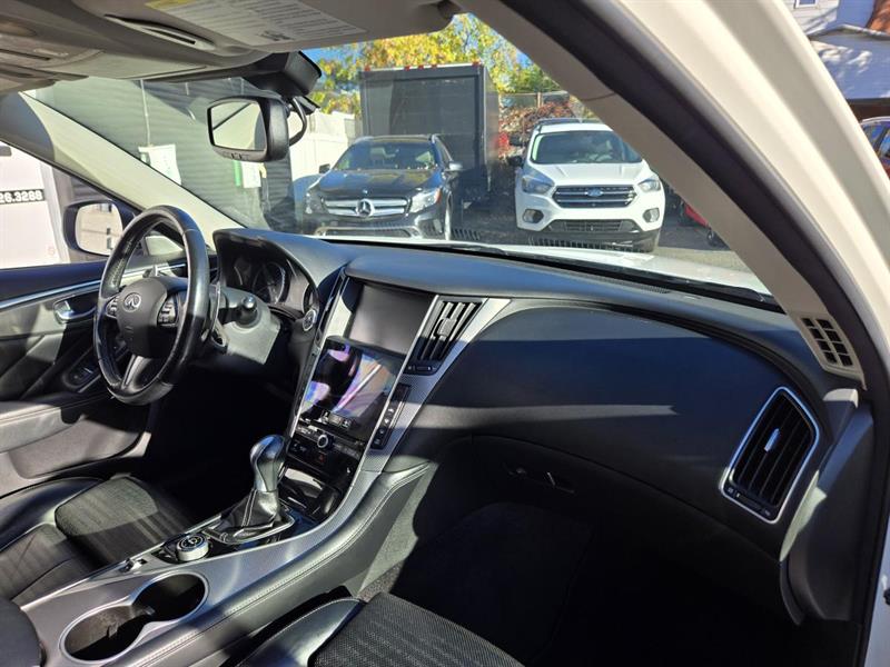 infiniti Q50 2017 - 10
