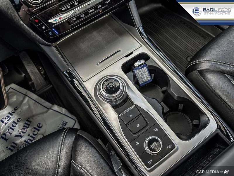 ford Explorer 2022 - 18