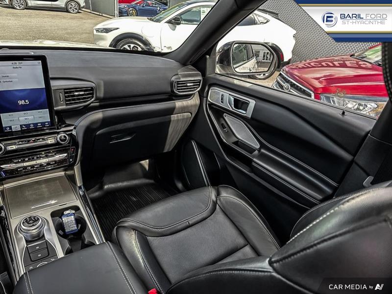 ford Explorer 2022 - 25