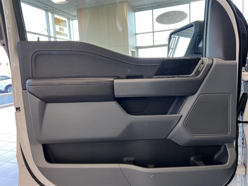 ford F-150 Lightning 2023 - 12