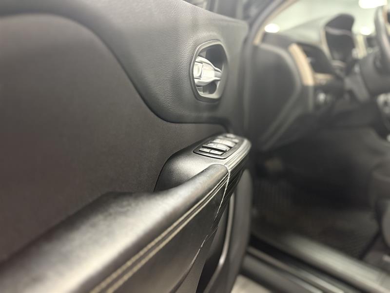 jeep Cherokee 2016 - 9