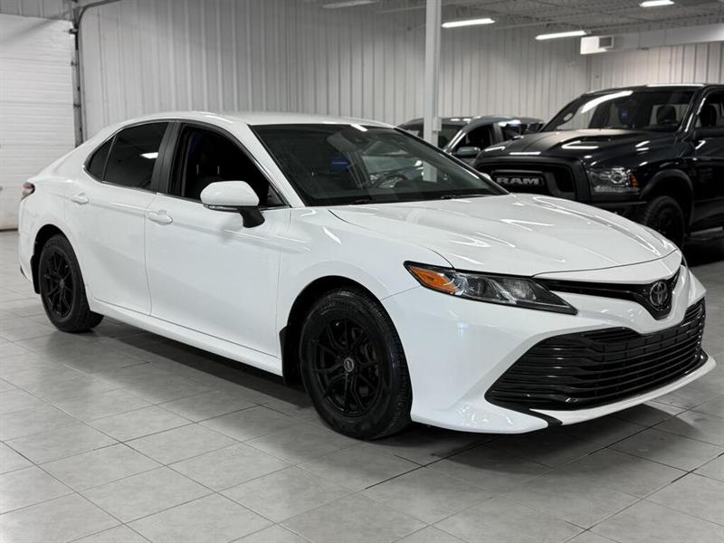 toyota Camry 2018 - 3