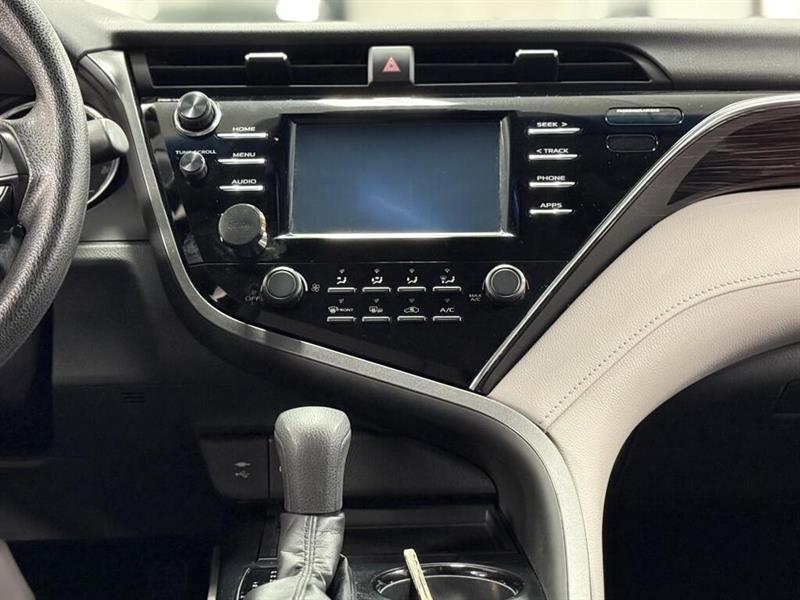 toyota Camry 2018 - 15