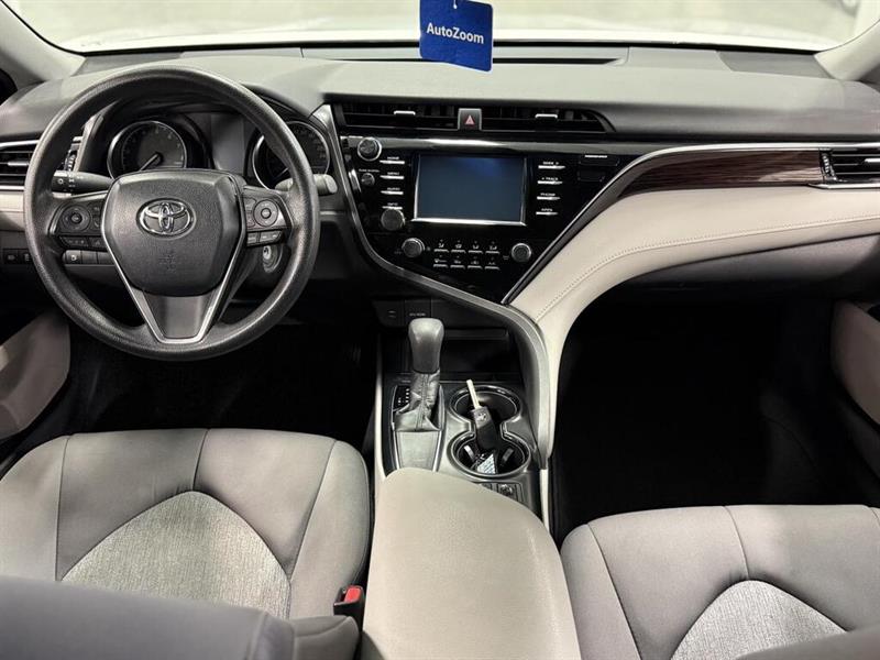 toyota Camry 2018 - 16