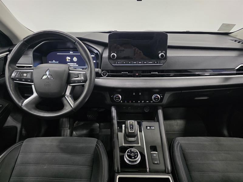 mitsubishi Outlander rechargeable 2024 - 24