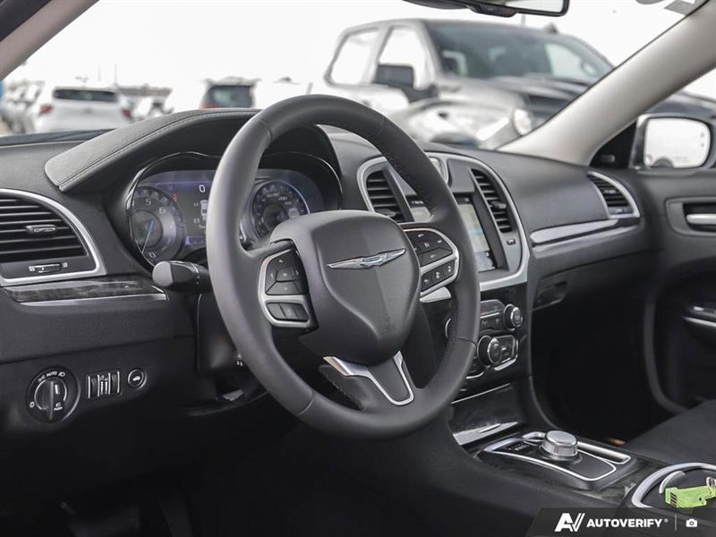 chrysler 300 2023 - 7