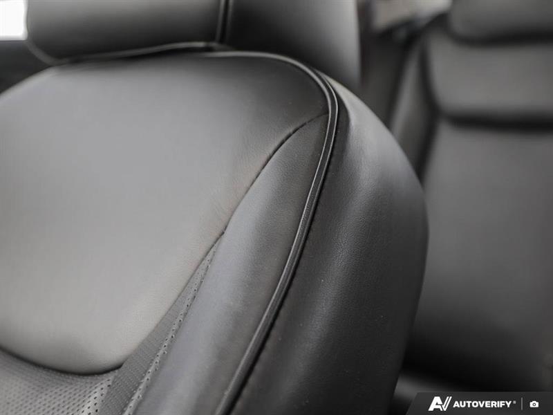 chrysler 300 2023 - 18