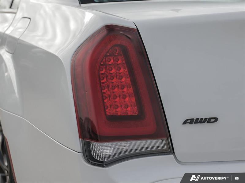 chrysler 300 2023 - 25