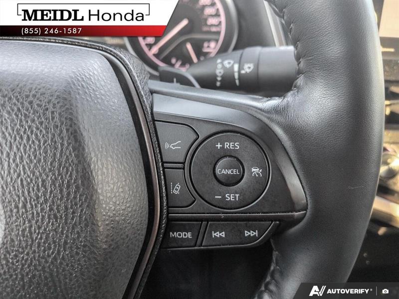 toyota Camry 2022 - 16