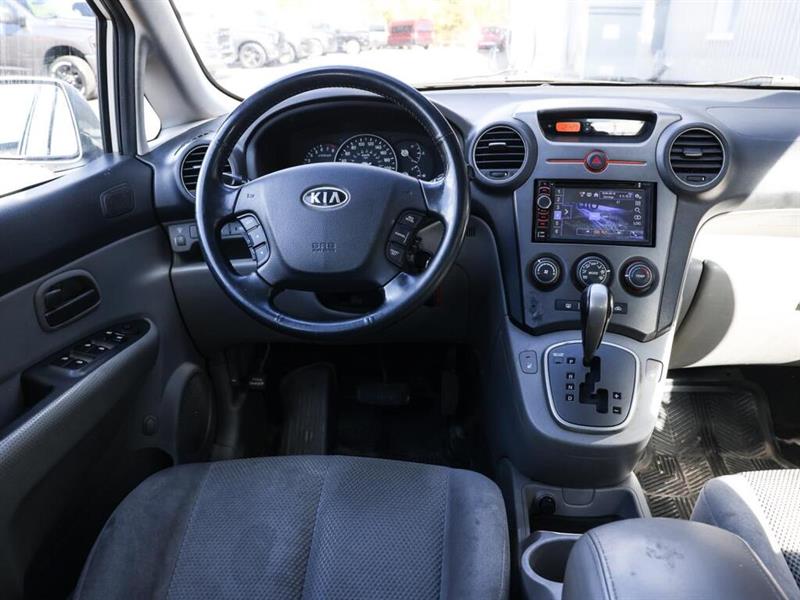kia Rondo 2008 - 9