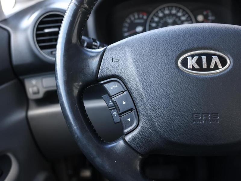 kia Rondo 2008 - 16