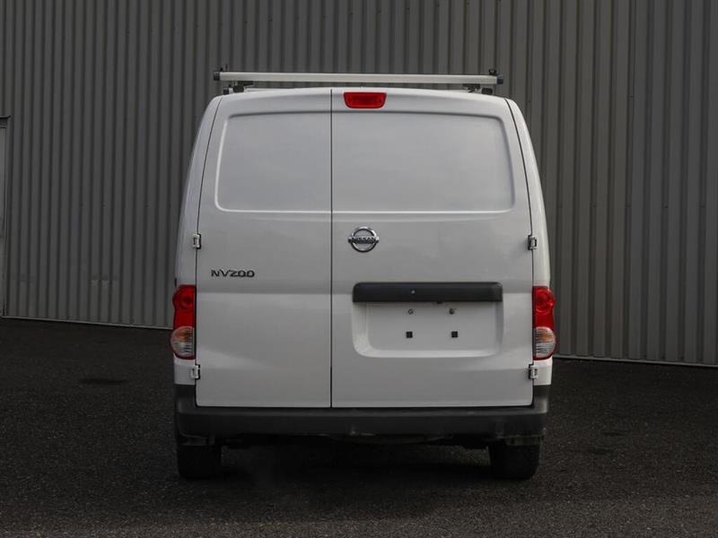 nissan Cargo 2021 - 9