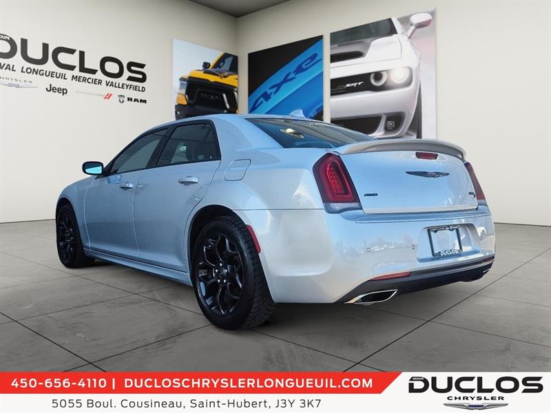 chrysler 300 2023 - 6