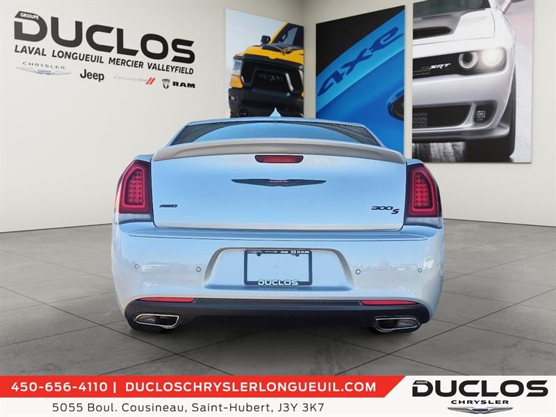 chrysler 300 2023 - 7