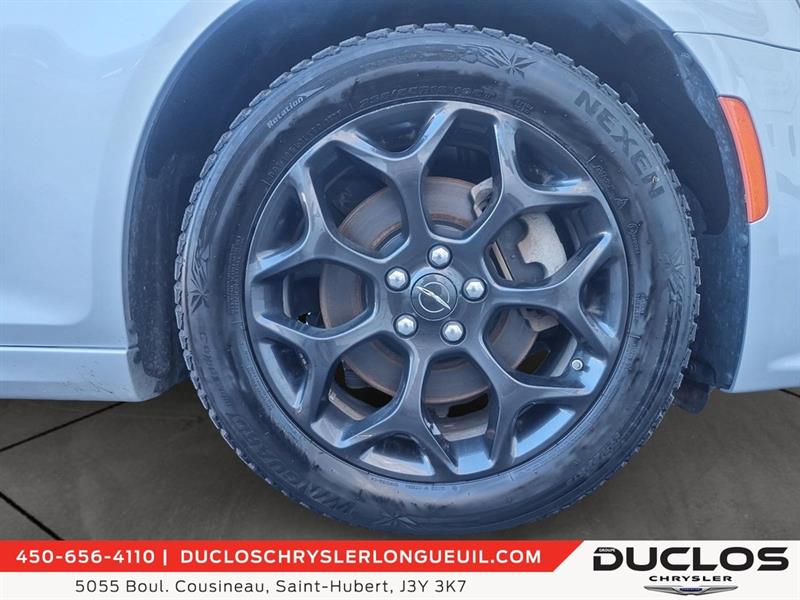 chrysler 300 2023 - 9