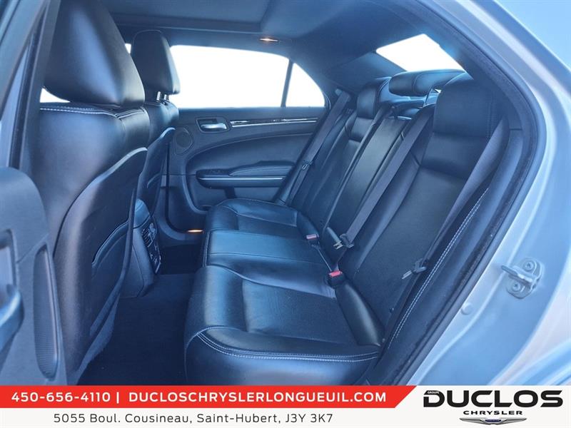 chrysler 300 2023 - 13