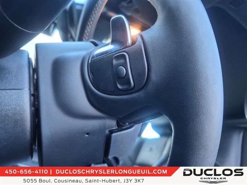 chrysler 300 2023 - 16