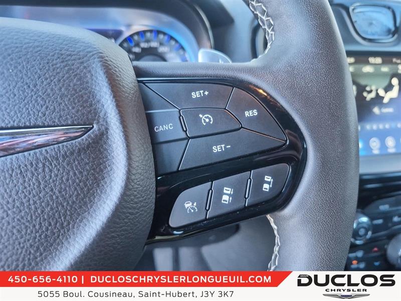 chrysler 300 2023 - 18