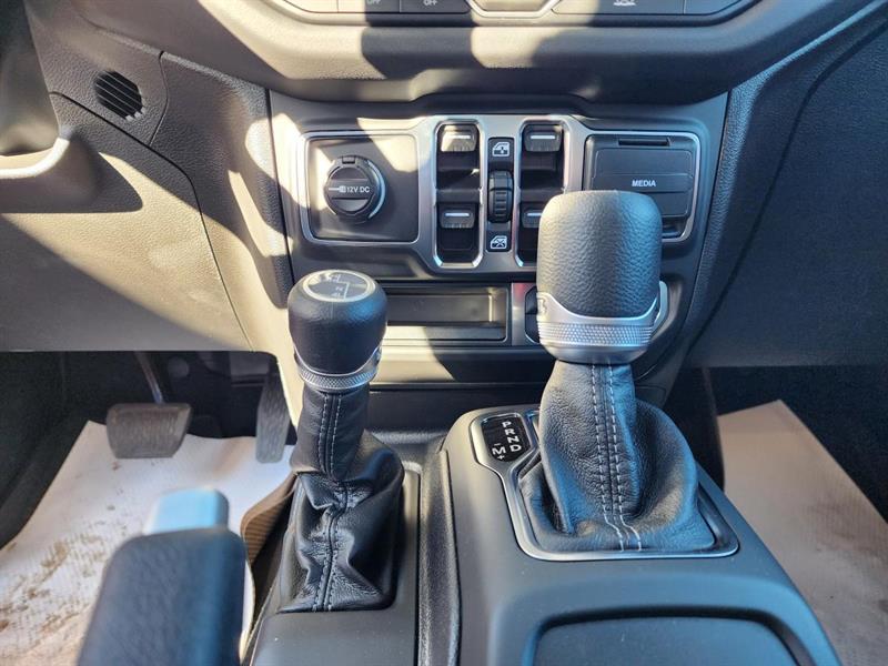 jeep Wrangler 2025 - 12