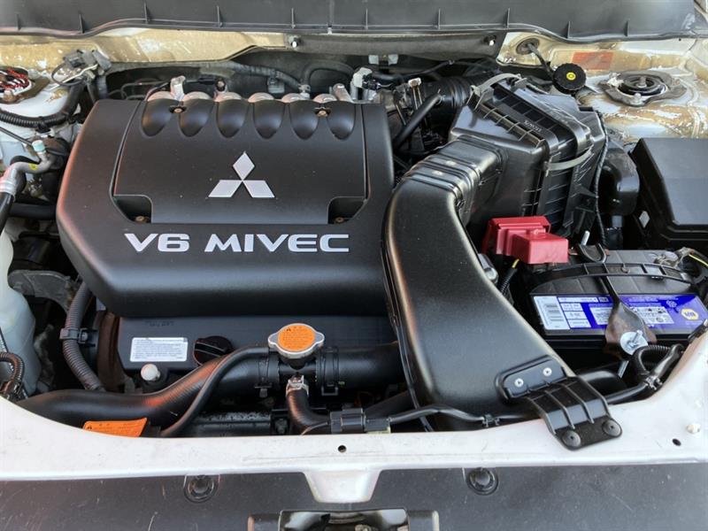 mitsubishi Outlander 2012 - 20