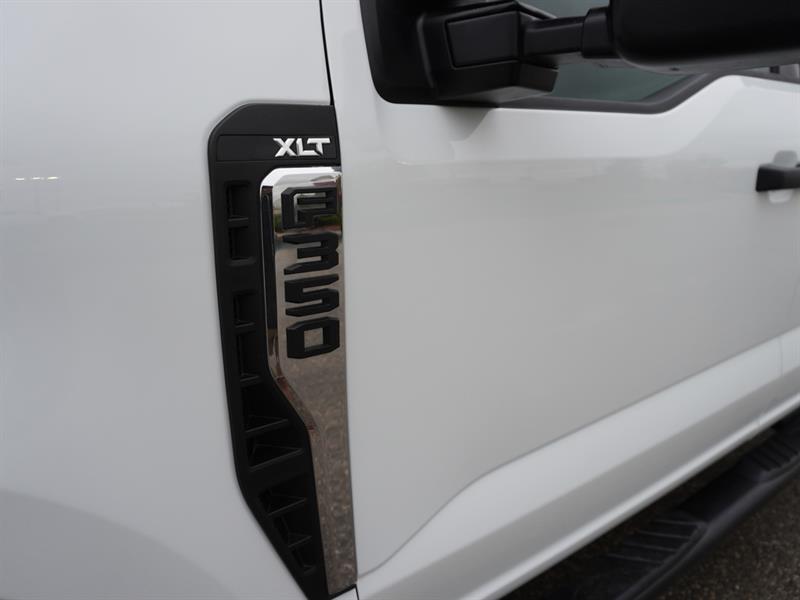 ford F-350 2023 - 42