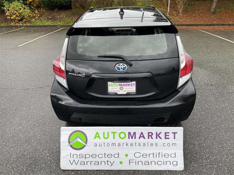 toyota Prius c 2016 - 8