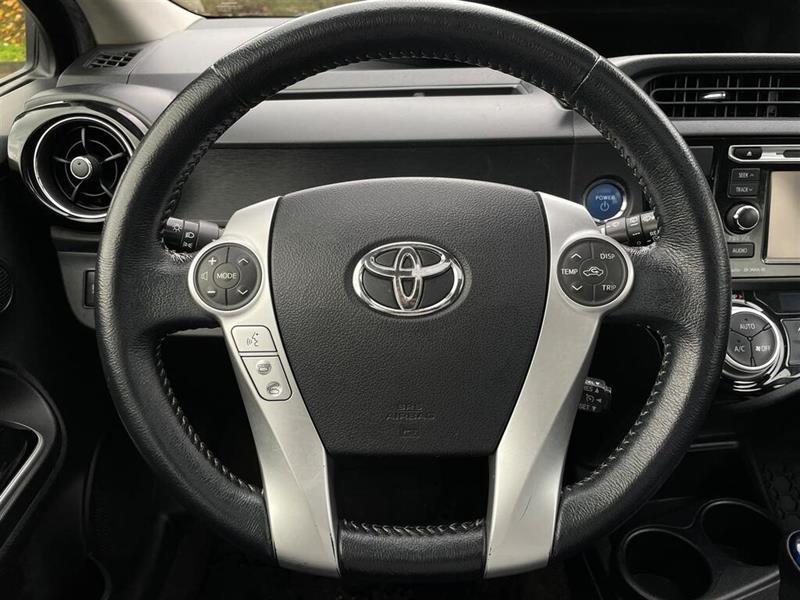 toyota Prius c 2016 - 14