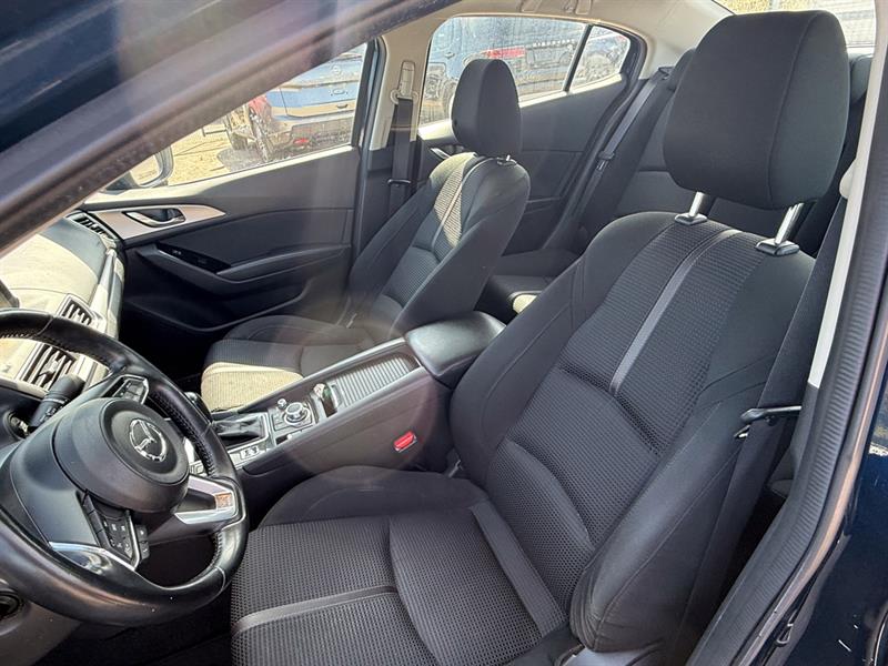 mazda Mazda3 2017 - 11