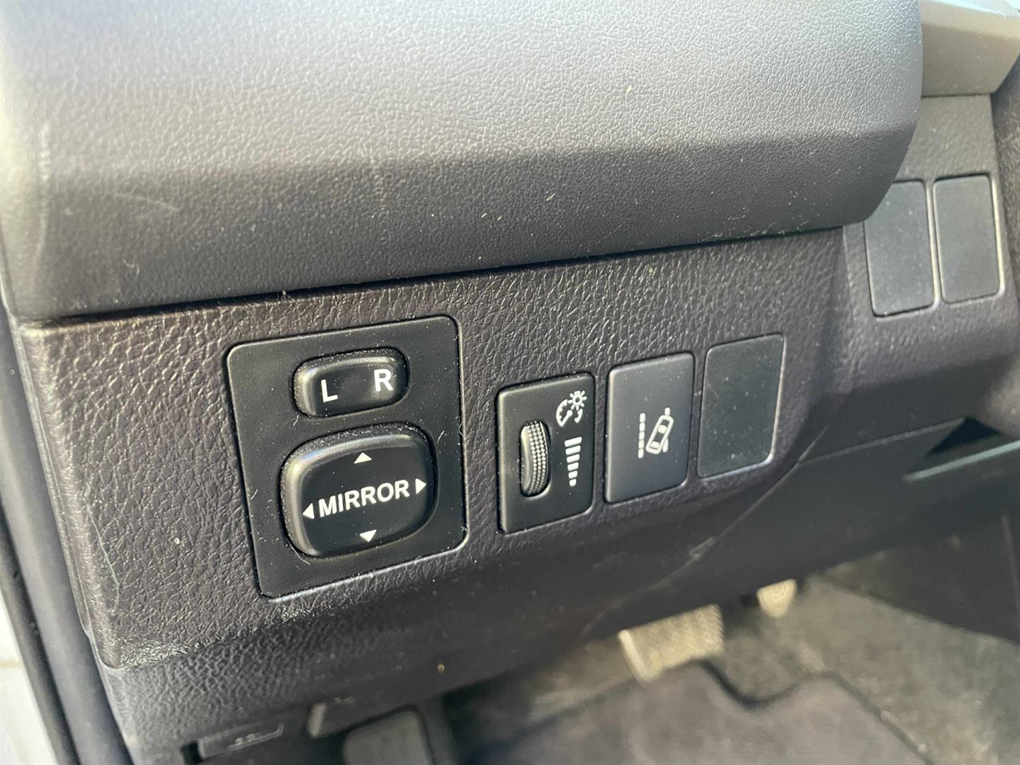 toyota RAV4 2018 - 11