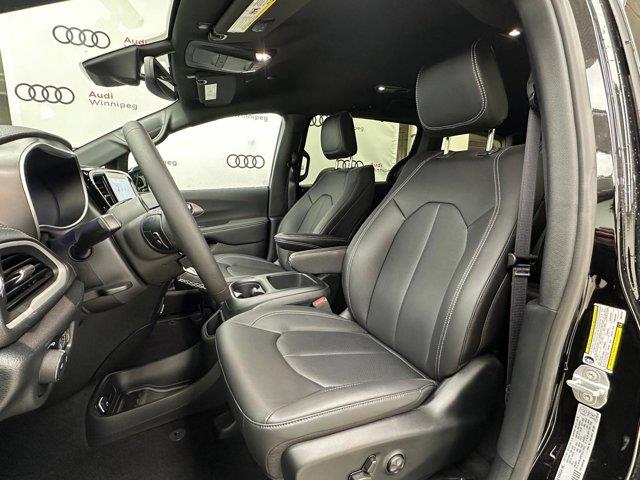 chrysler Pacifica 2025 - 15