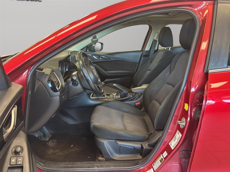 mazda Mazda3 2016 - 12