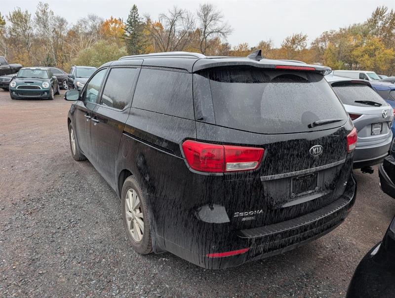 kia Sedona 2018 - 9