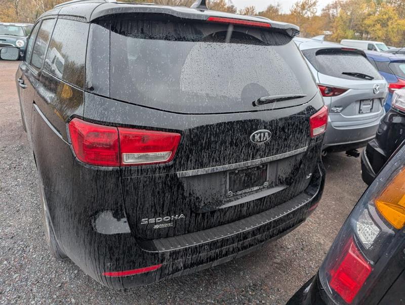 kia Sedona 2018 - 11