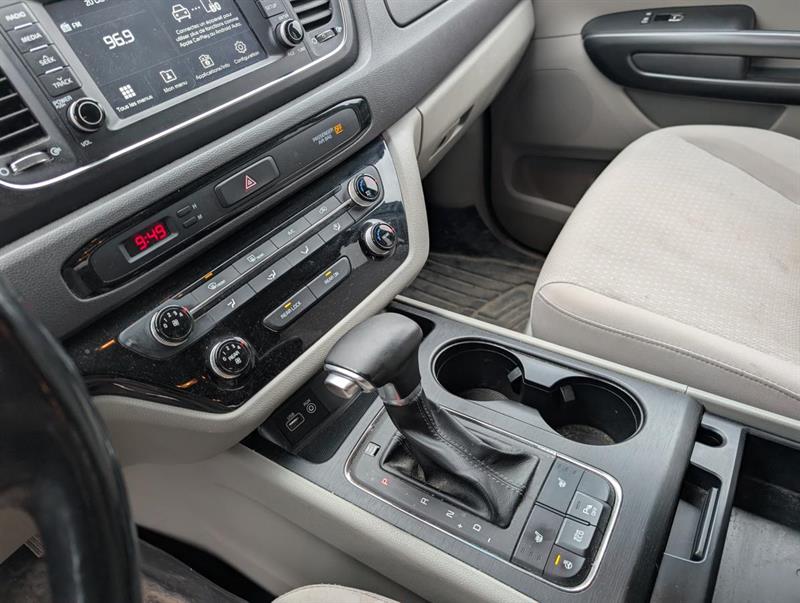 kia Sedona 2018 - 12
