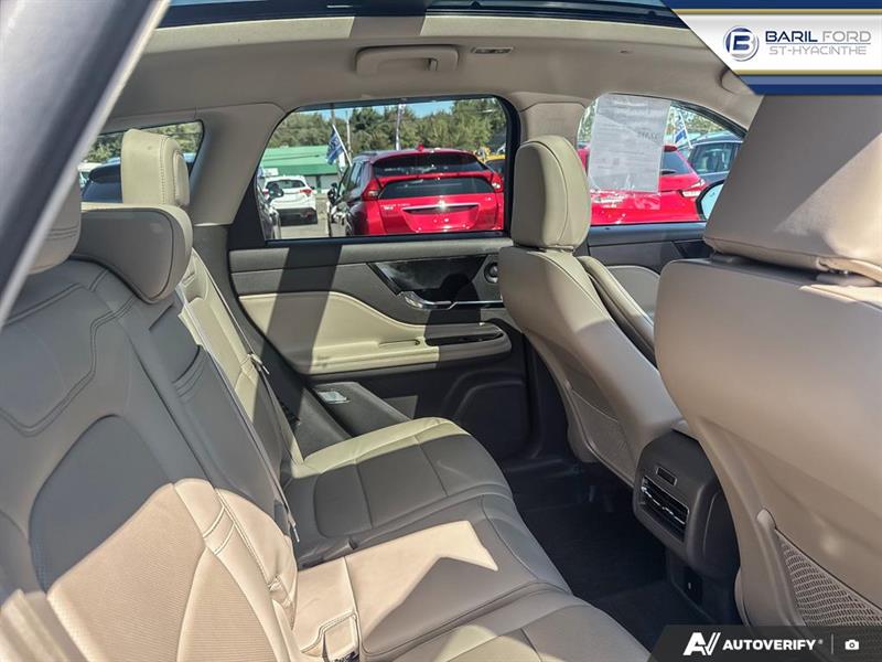 lincoln Corsair 2021 - 18