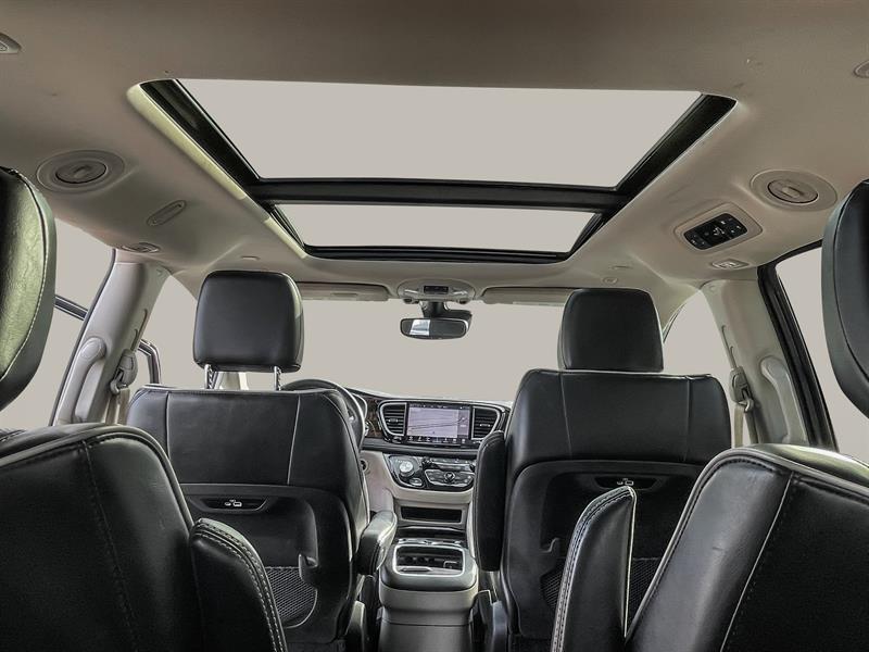 chrysler Pacifica Hybrid 2022 - 12