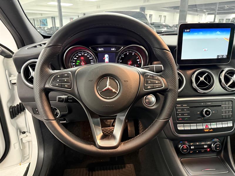 mercedes-benz GLA 250 2019 - 17