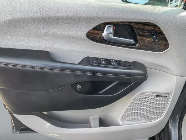 chrysler Pacifica Hybrid 2022 - 8